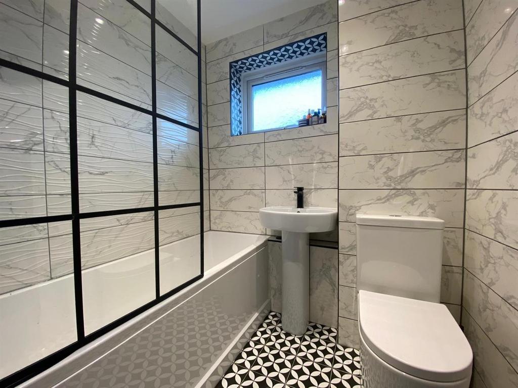 Apartment in Manchester - View 5