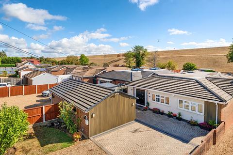 4 bedroom detached bungalow for sale, Coppermill Road, Wraysbury, TW19