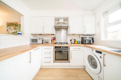 3 bedroom semi-detached house for sale, Mallard Close, London W7