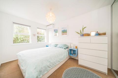 3 bedroom semi-detached house for sale, Mallard Close, London W7