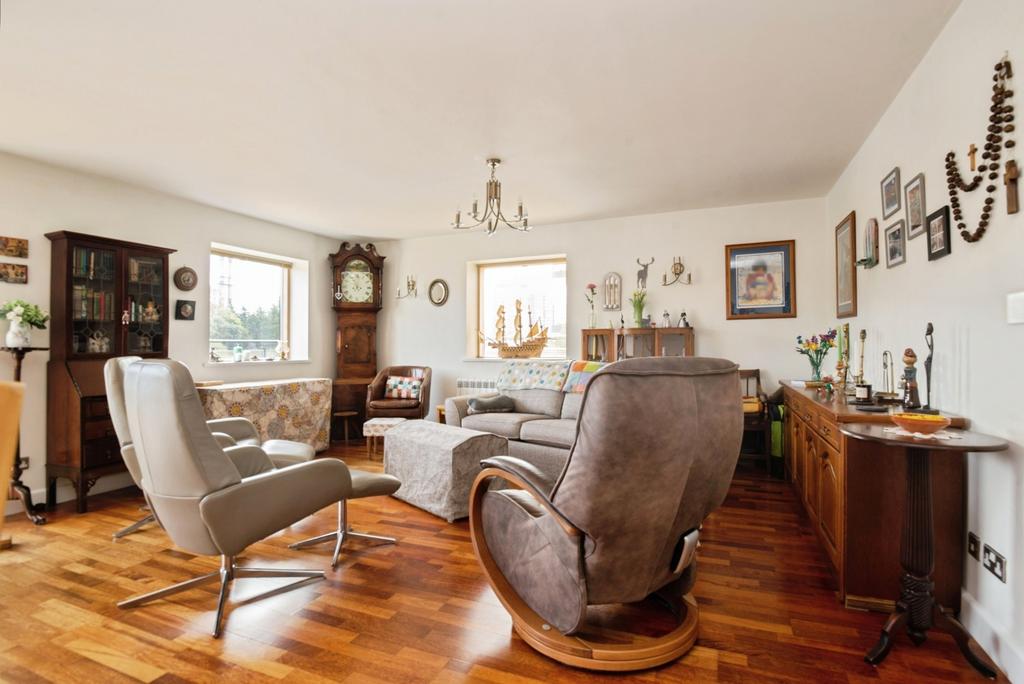 Apartment in Cardiff - View 2