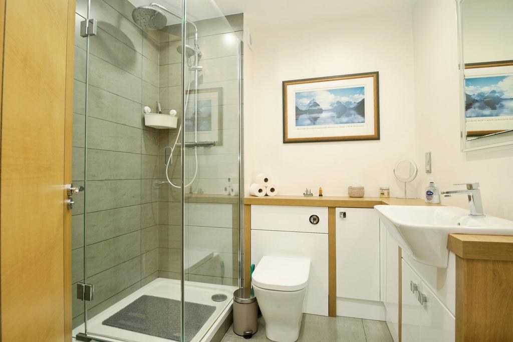 Apartment in Cardiff - View 5