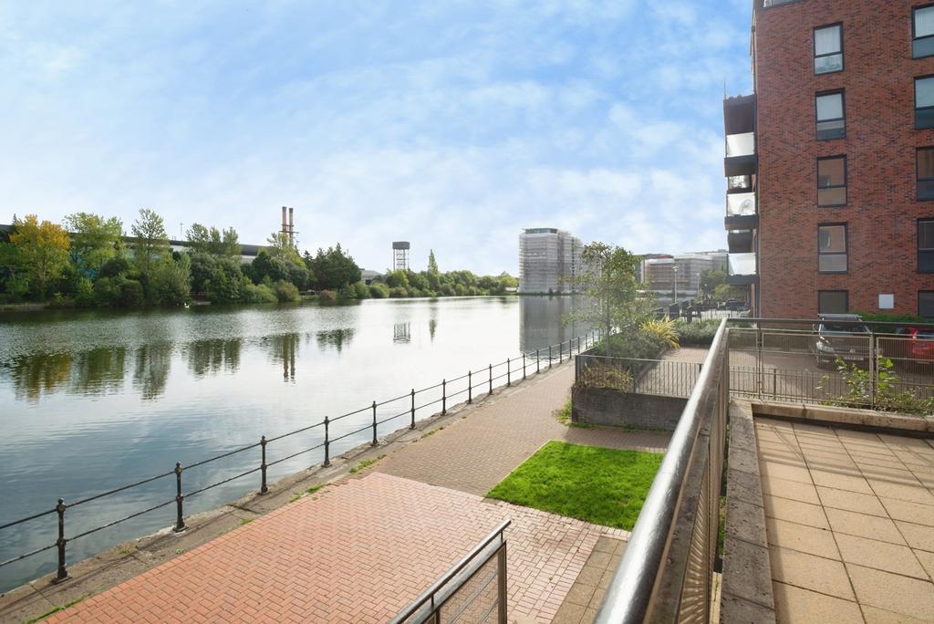 Apartment in Cardiff - More