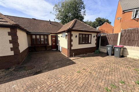 2 bedroom semi-detached bungalow for sale, Moorbrooke, Hartshill, Nuneaton