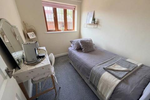 2 bedroom semi-detached bungalow for sale, Moorbrooke, Hartshill, Nuneaton