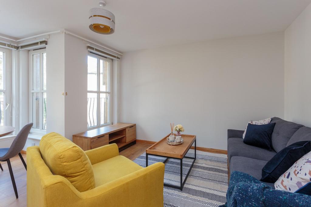 Apartment in Edinburgh - More