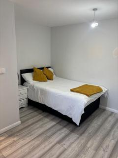 Studio to rent, Richmond Close, Bletchley MK3