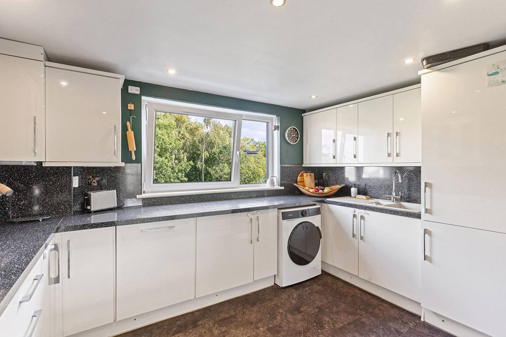Apartment in Edinburgh - View 5