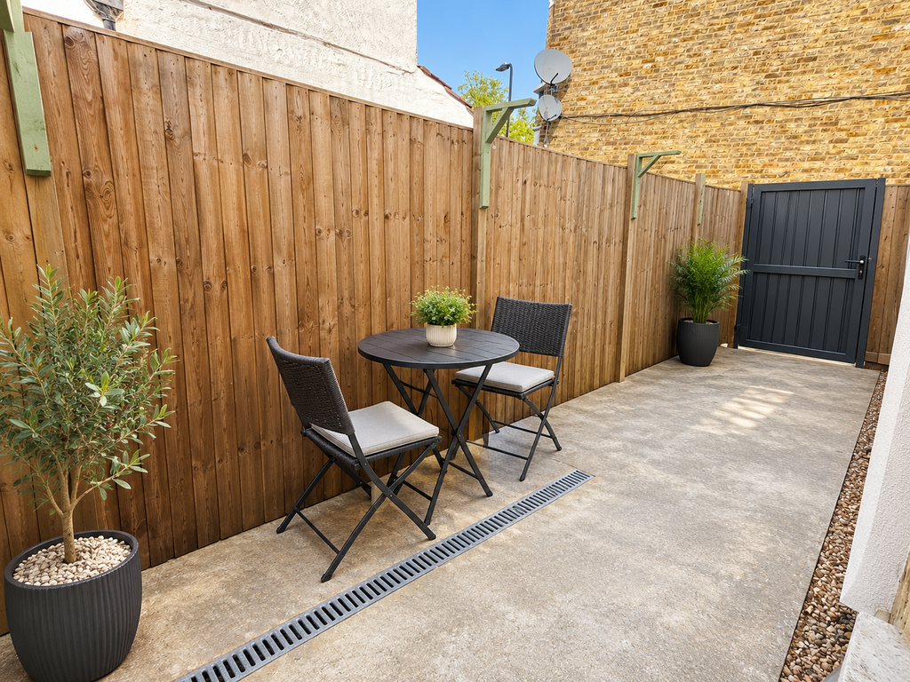 Apartment in London - View 5