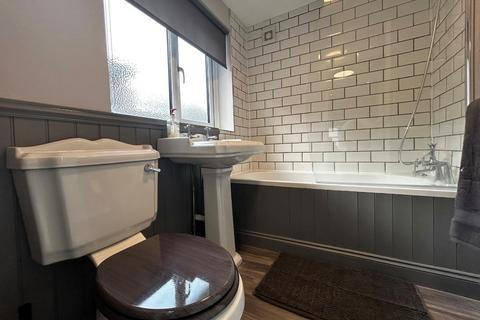 2 bedroom terraced house to rent, Kendall Road, Colchester, CO1