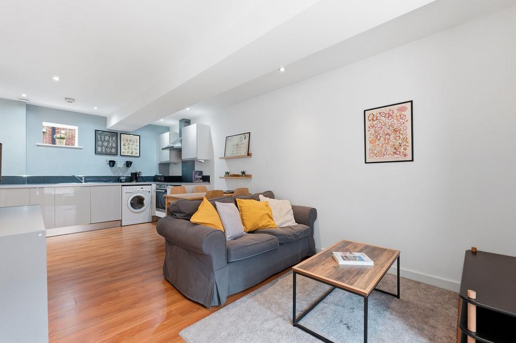 Apartment in Sheffield - View 3