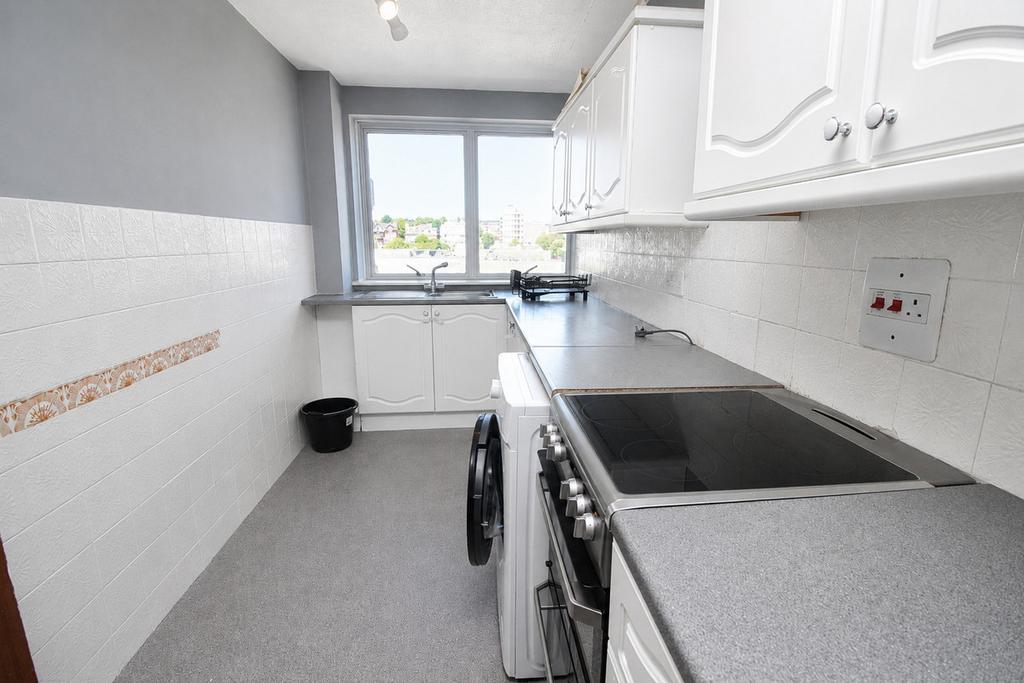 Apartment in Hove, Brighton and Hove - View 4