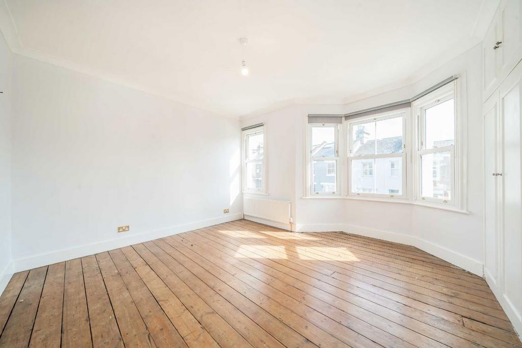 House in London - View 3
