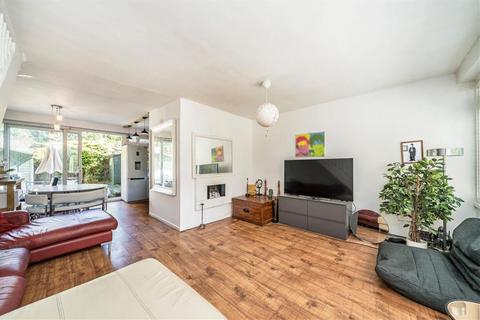 3 bedroom semi-detached house for sale, The Hall, London SE3