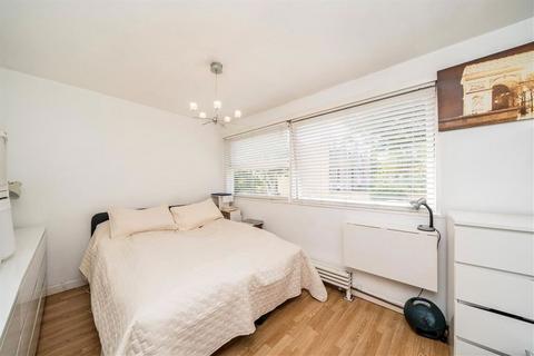 3 bedroom semi-detached house for sale, The Hall, London SE3
