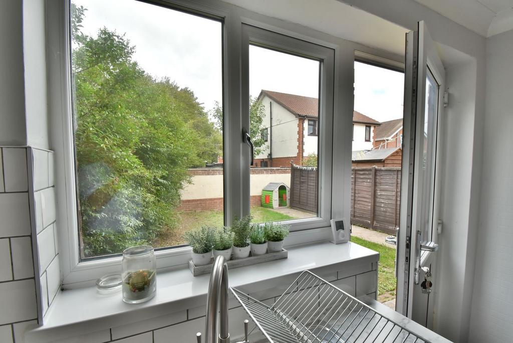 Apartment in Kinson, Ensbury, Bournemouth - More