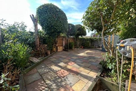 2 bedroom maisonette for sale, PENROSE ROAD, FETCHAM, KT22