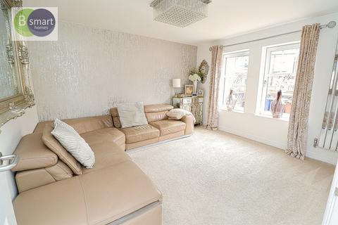 4 bedroom detached house to rent, Willow Lane, Rotherham S63