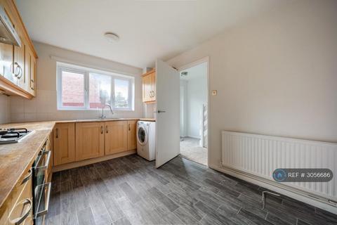 3 bedroom detached house to rent, Birkenshaw Road, Leicester, LE3