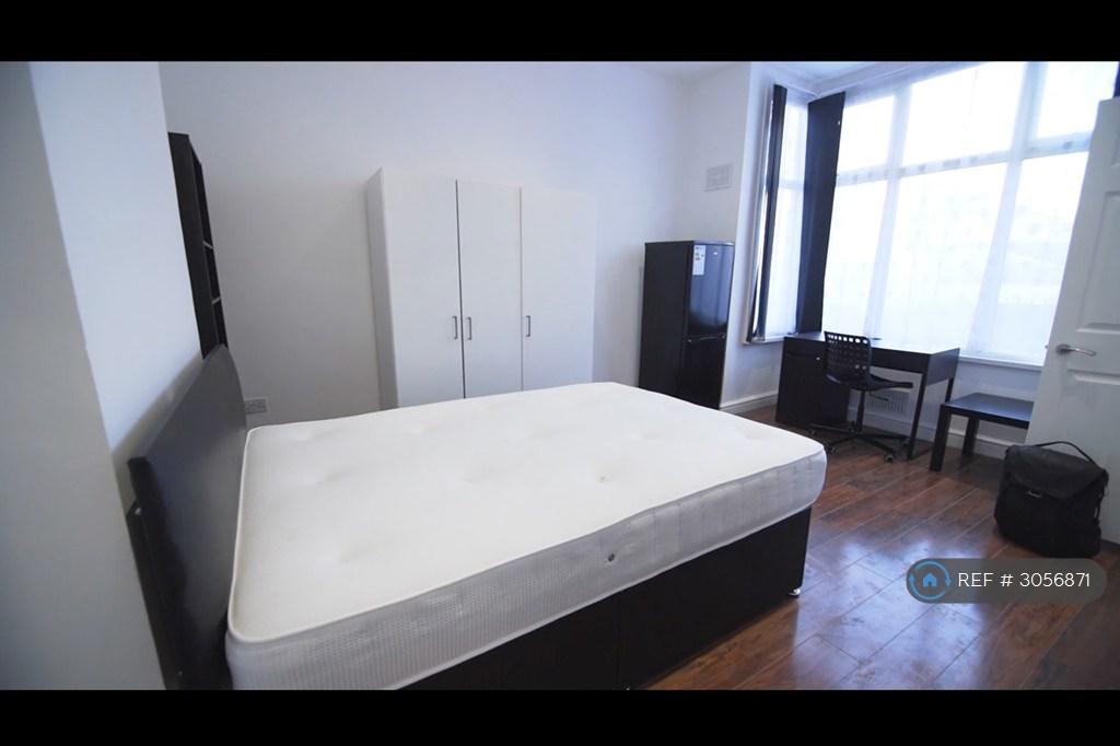 Apartment in Leicester - View 3