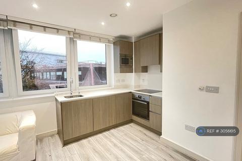 1 bedroom flat to rent, Lovell House, Uxbridge, UB8