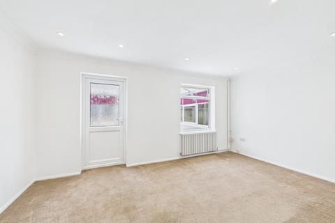 3 bedroom end of terrace house for sale, Blake Close, Welling DA16