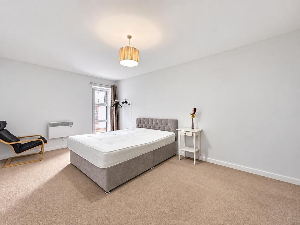 Apartment in Leicester - More