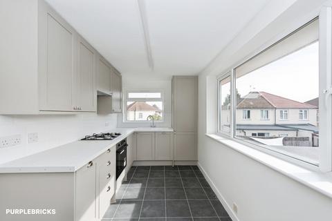2 bedroom maisonette for sale, Peninsular Close, Feltham, TW14