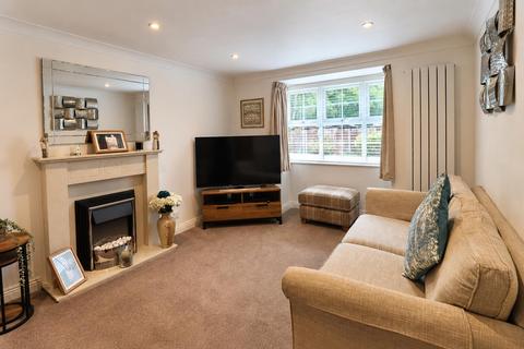 4 bedroom detached house for sale, Wisley Gardens, Farnborough GU14