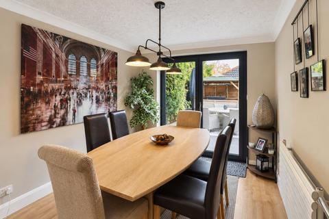 4 bedroom detached house for sale, Wisley Gardens, Farnborough GU14