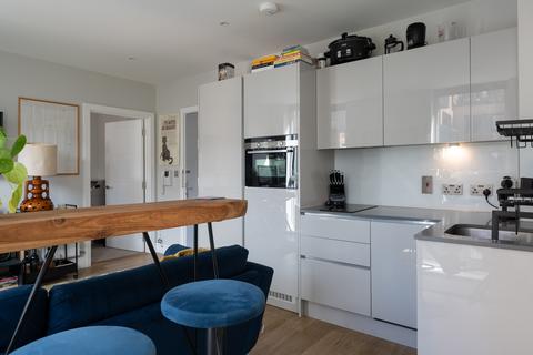 1 bedroom apartment for sale, Mauger Heights, 12 Summerstown, London, Greater London