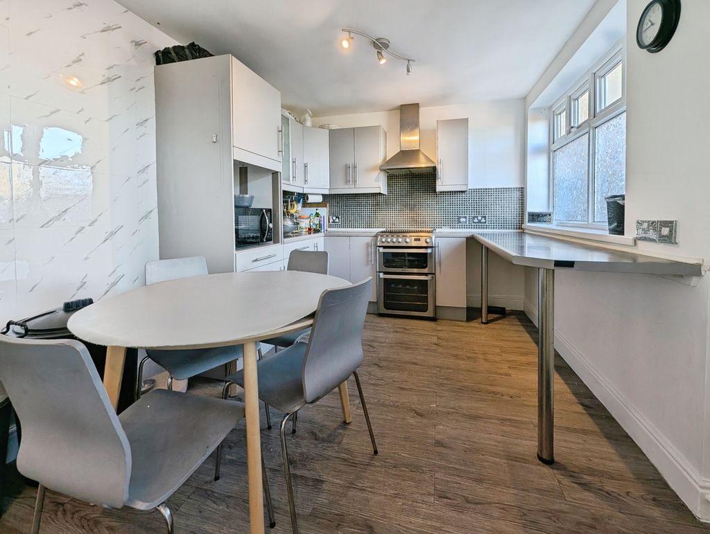 House in Newcastle Upon Tyne - More