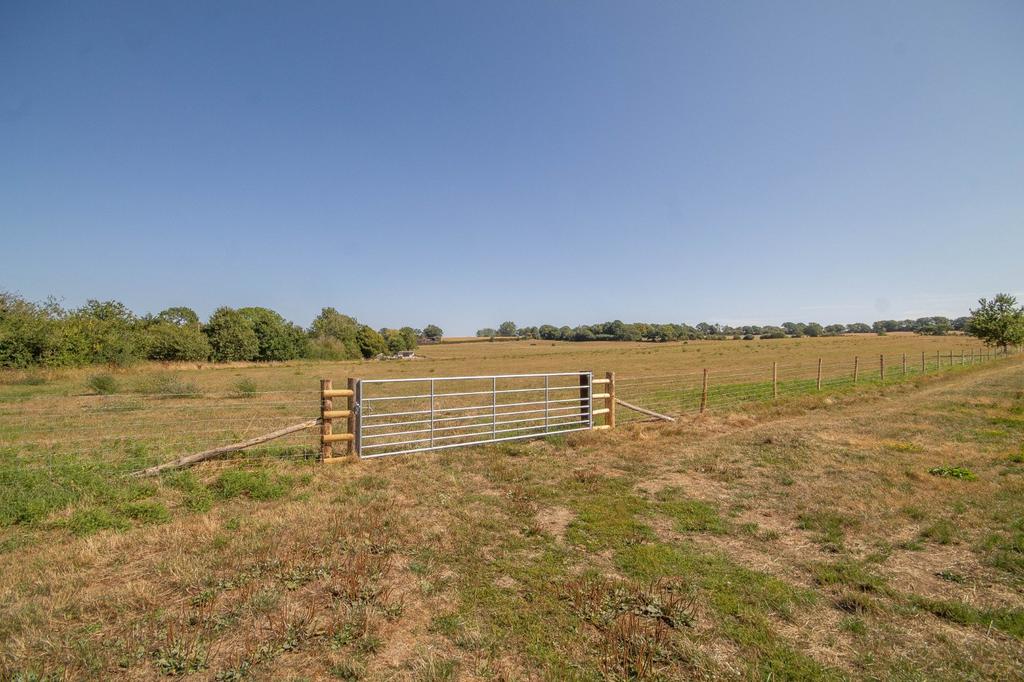 Grand Avenue, Hassocks - View 4