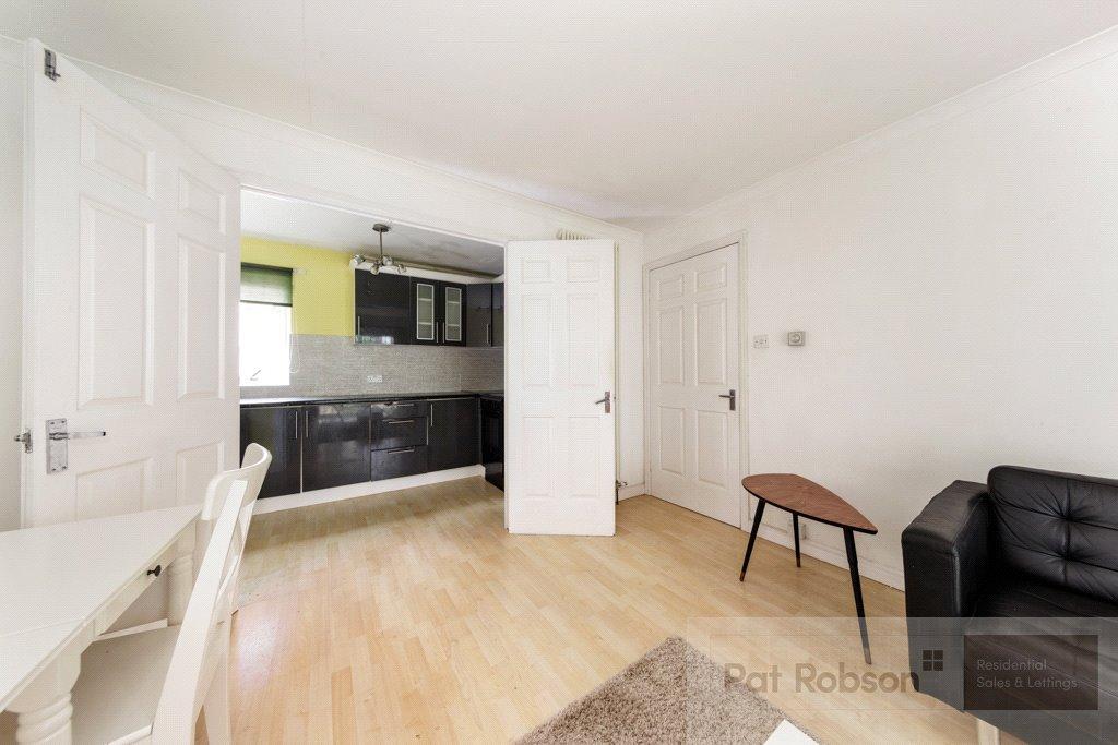 Apartment in Newcastle Upon Tyne - View 4