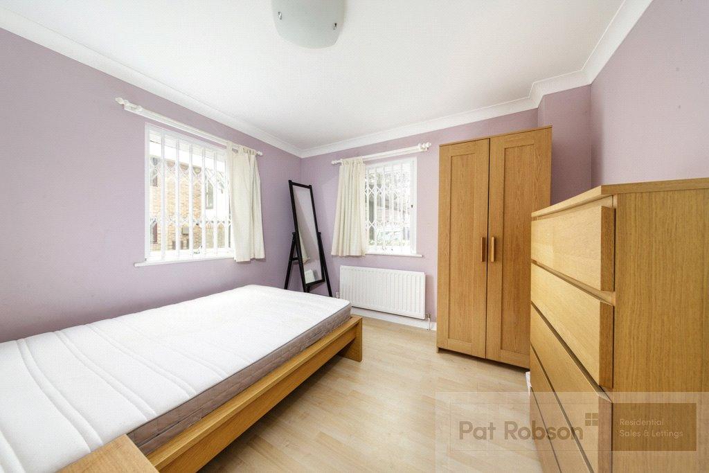 Apartment in Newcastle Upon Tyne - More
