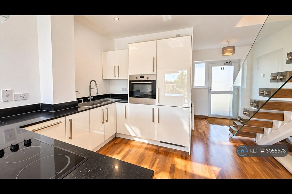 Apartment in Cambridge - View 2
