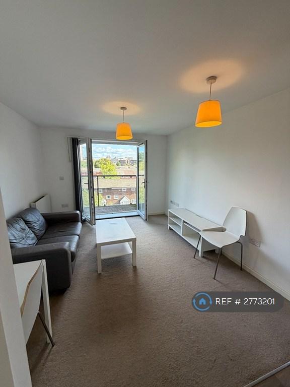 Apartment in Salford - View 3