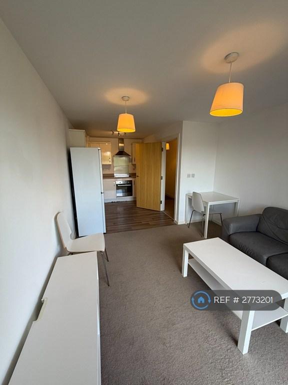 Apartment in Salford - View 4
