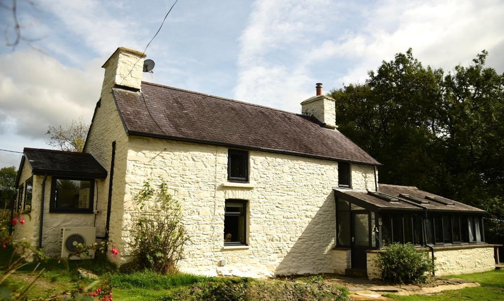 4 bedroom property with land for sale