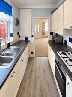 3 bedroom semi-detached house to rent, Heath Road, UXBRIDGE, UB10 0SN