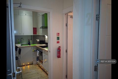 3 bedroom flat to rent, Froghall Road, Aberdeen, AB24