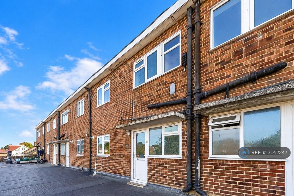 Apartment in Northolt - View 3