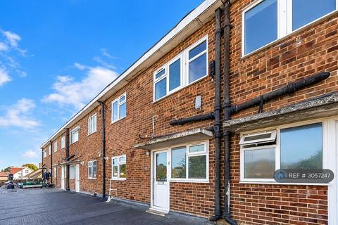 3 bedroom flat to rent, Church Road, Northolt, UB5
