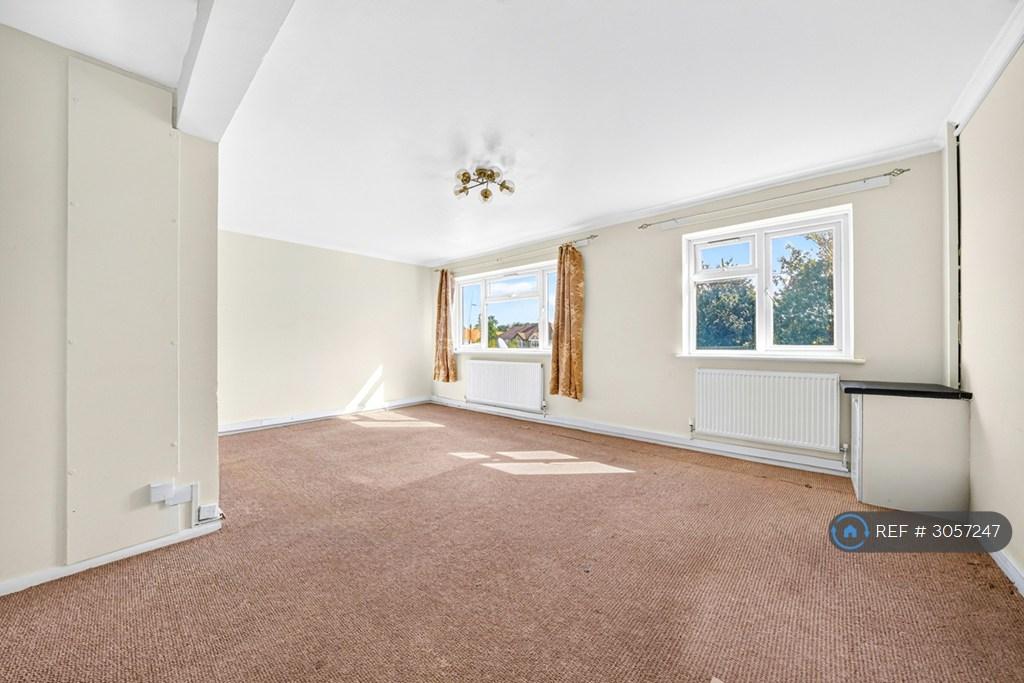 Apartment in Northolt - View 5