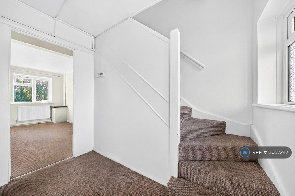 Apartment in Northolt - More