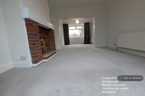 3 bedroom semi-detached house to rent, Westbourne Range, Manchester, M18