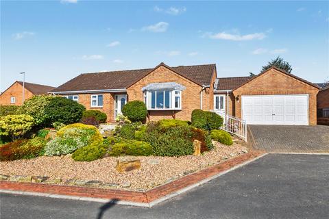 3 bedroom detached bungalow for sale, Hill Top Close, Tingley, Wakefield, West Yorkshire