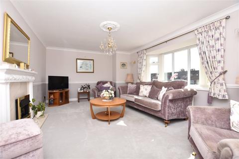 3 bedroom detached bungalow for sale, Hill Top Close, Tingley, Wakefield, West Yorkshire