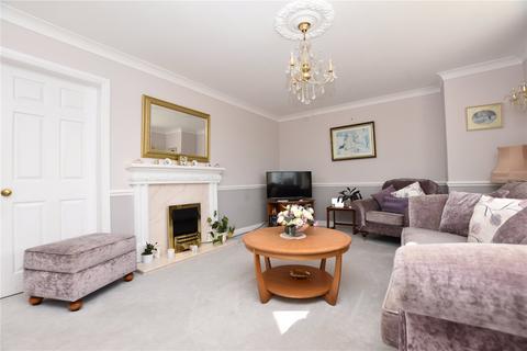 3 bedroom detached bungalow for sale, Hill Top Close, Tingley, Wakefield, West Yorkshire