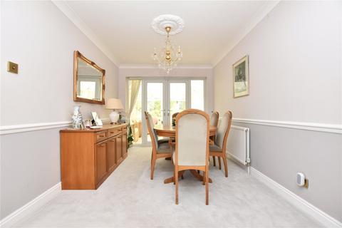 3 bedroom detached bungalow for sale, Hill Top Close, Tingley, Wakefield, West Yorkshire